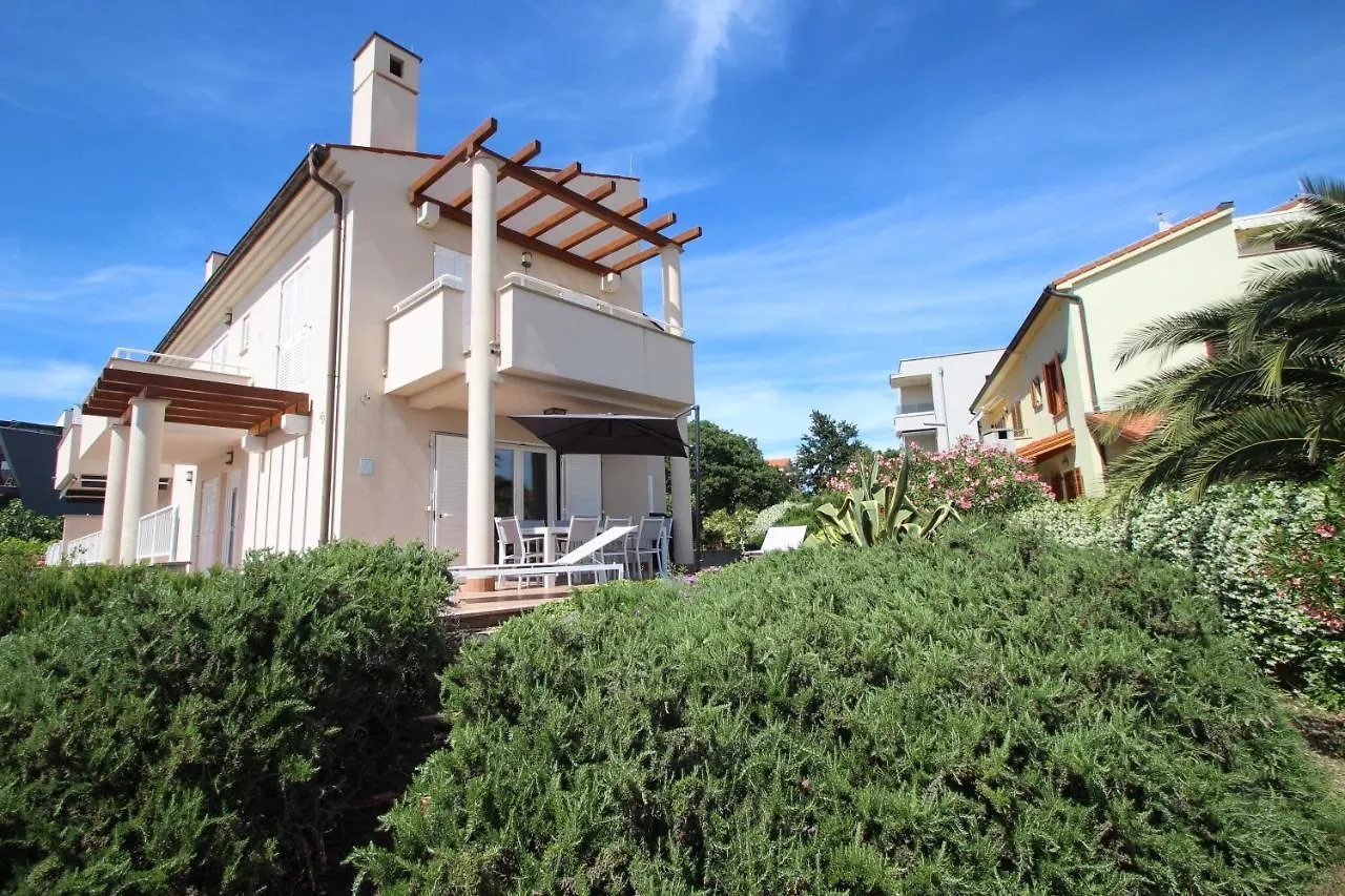 Four Bedroom Beach House Amaya Medulin