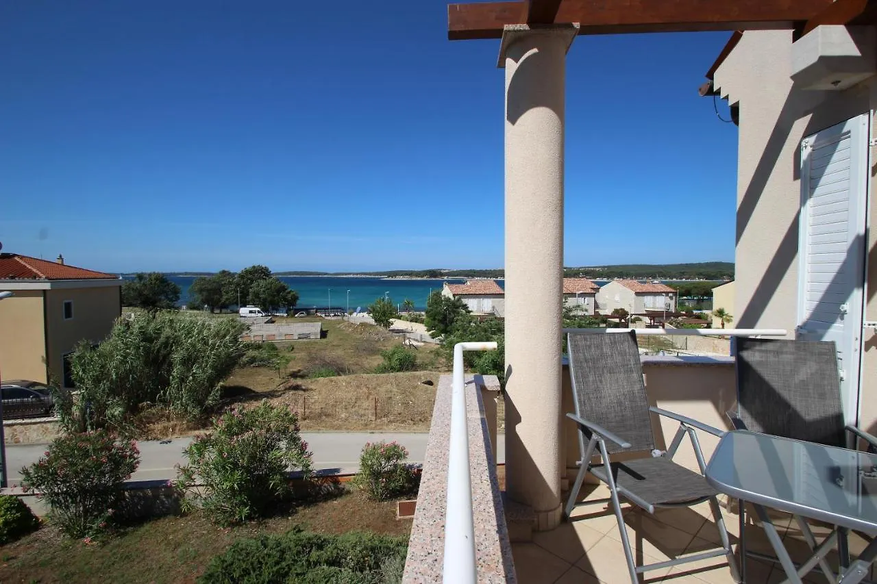 Four Bedroom Beach House Amaya Medulin Villa