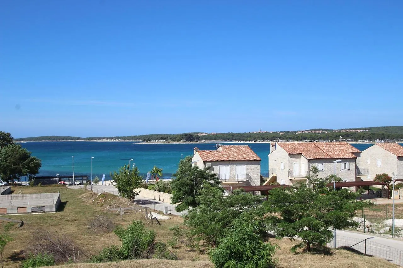 Four Bedroom Beach House Amaya Medulin Villa