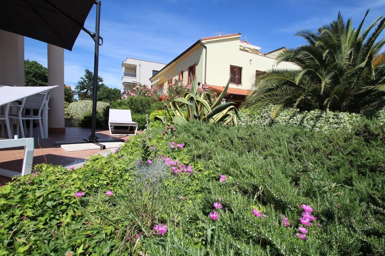 Four Bedroom Beach House Amaya Medulin